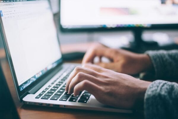 Master long-term rental feedback management with strategies to boost tenant relations, privacy, and trust. Use analytics, templates, and prompt responses to enhance your reputation.